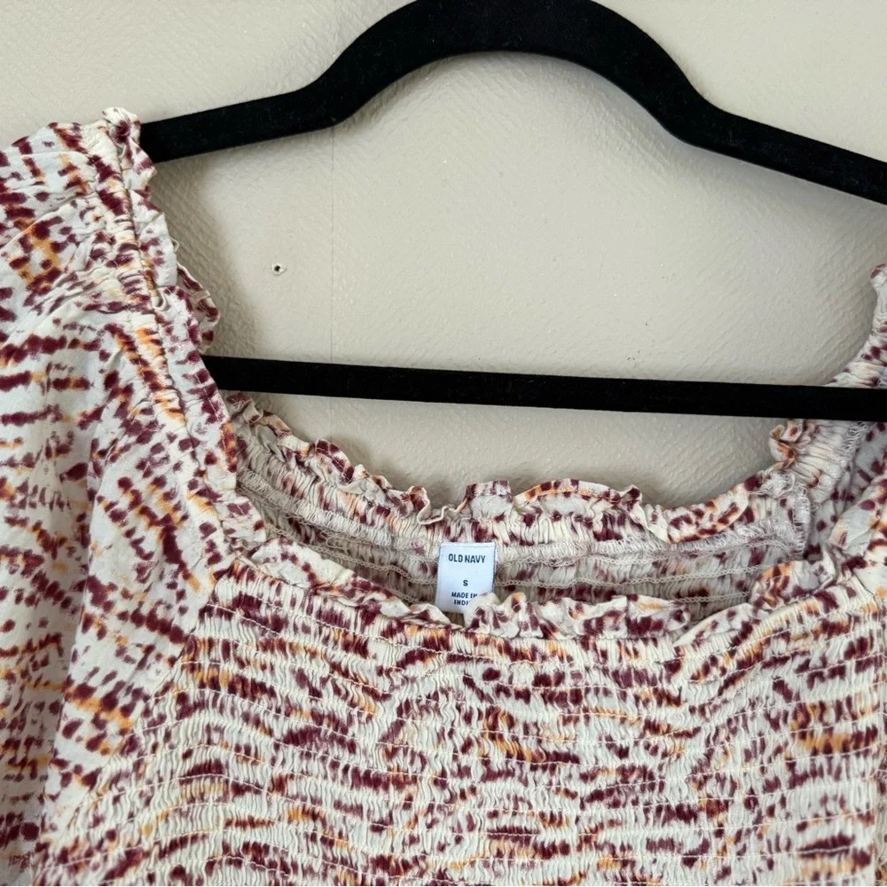 Old Navy Red and White Puff Sleeve Smocked Blouse